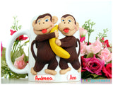 Cană 3D  "Maimuțe îmbrățișând o banană" - Tinna Handmade