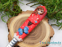 Linguriță personalizată "Păpușă cu fluturași" - Tinna Handmade