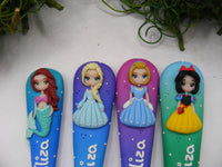 Set 4 tacâmuri personalizate Prințese Disney | Ariel, Elsa, Cenușăreasa & Albă ca zăpada - Tinna Handmade